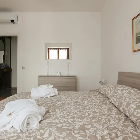 New Fashion District, 3 Bdrs - 30 Minutes From Linate With New Subway Apartment *